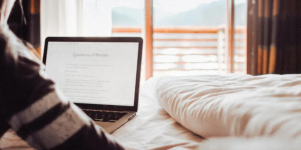 К кому обращаться, чтобы забронировать номер в отеле?