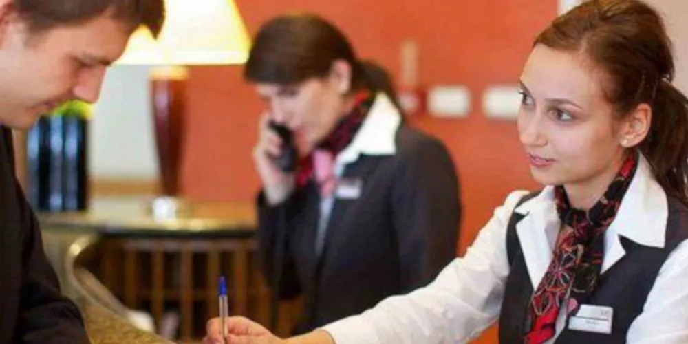 Могут ли вручить повестку в отеле или хостеле? Могут ли вручить повестку в отеле или хостеле?