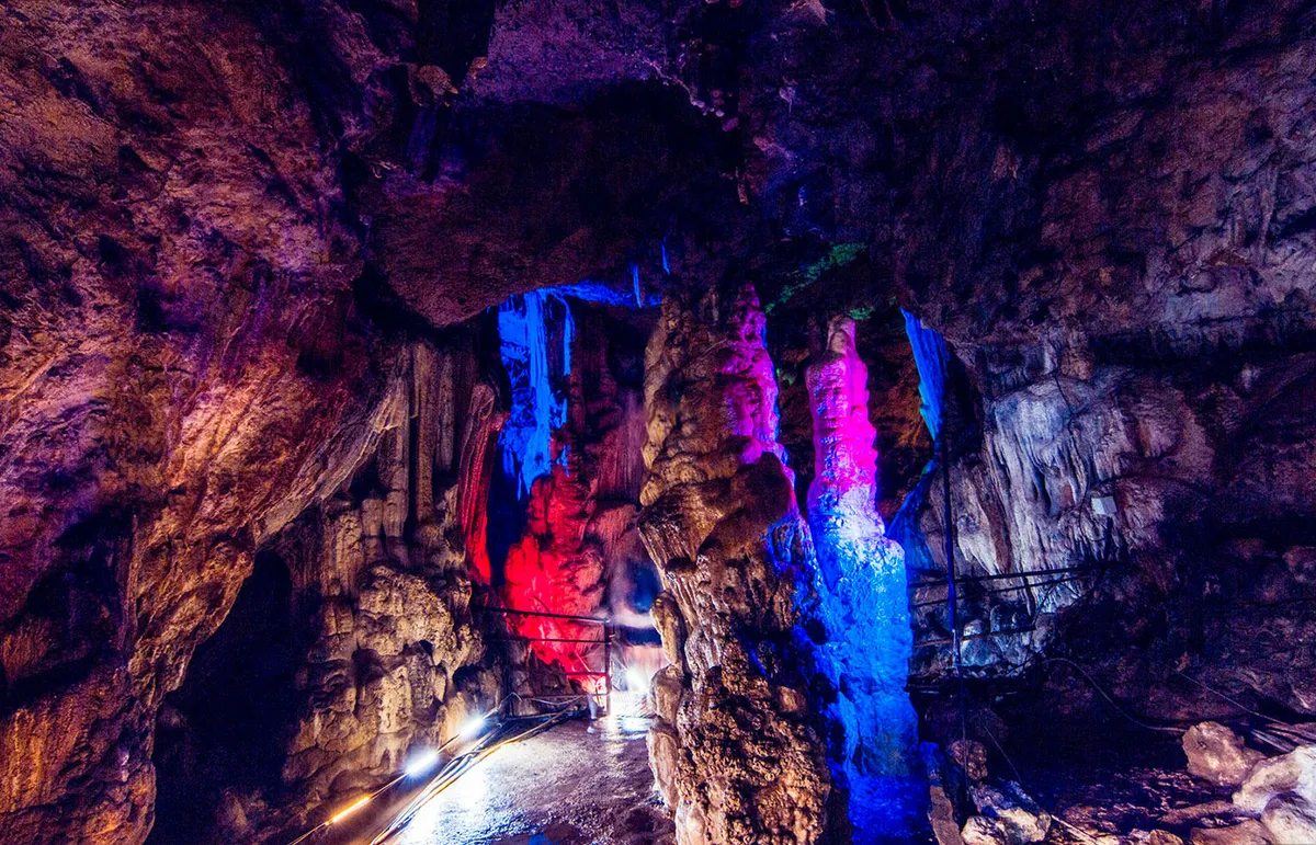 Большая Азишская пещера