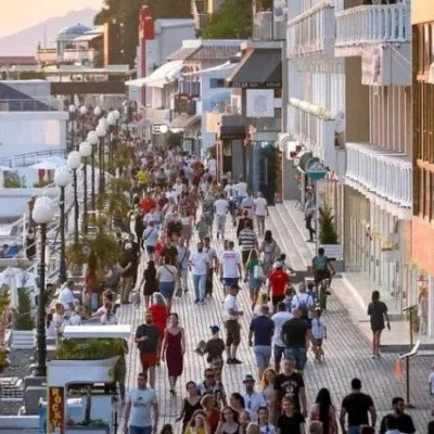 Как местное население относится к туристам?