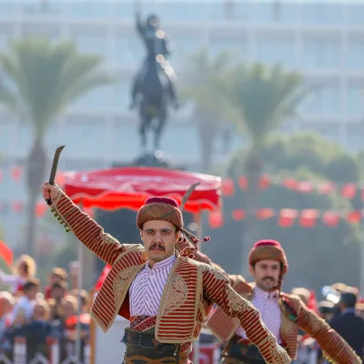 Какие местные традиции и обычаи стоит знать перед поездкой?