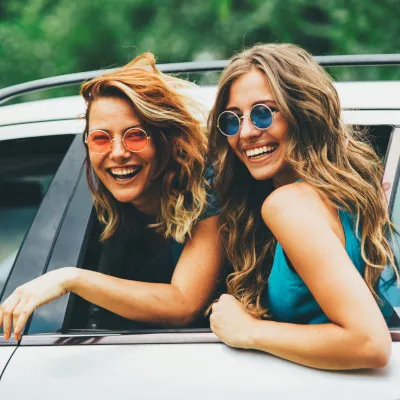 Почему путешествия делают нас счастливее?